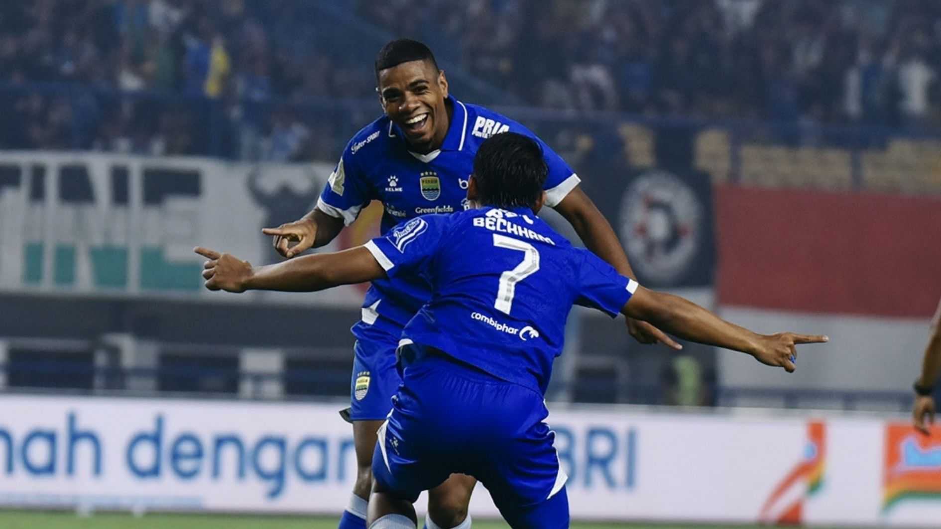 Persib Bandung Raih Tiga Poin Usai Taklukkan Persis Solo